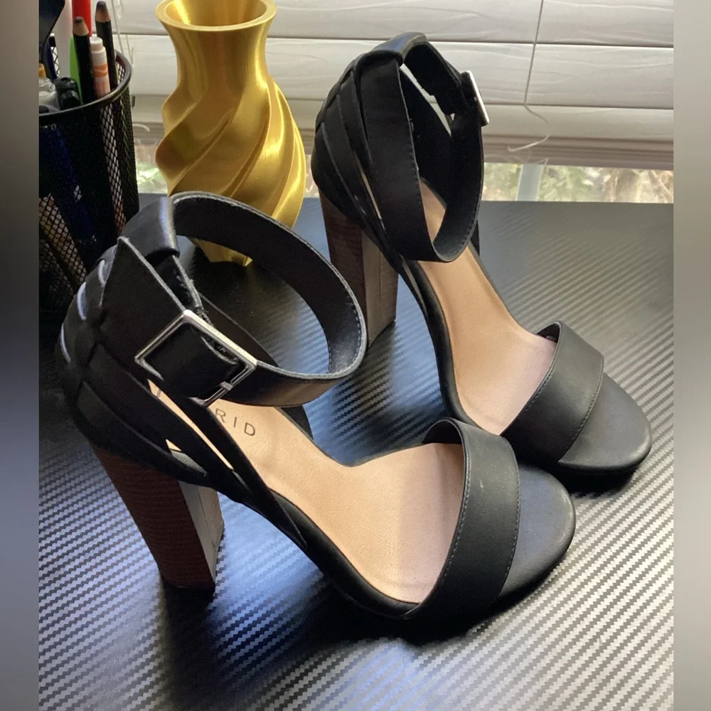 Black Strappy Heeled Sandals - Picture 1 of 6